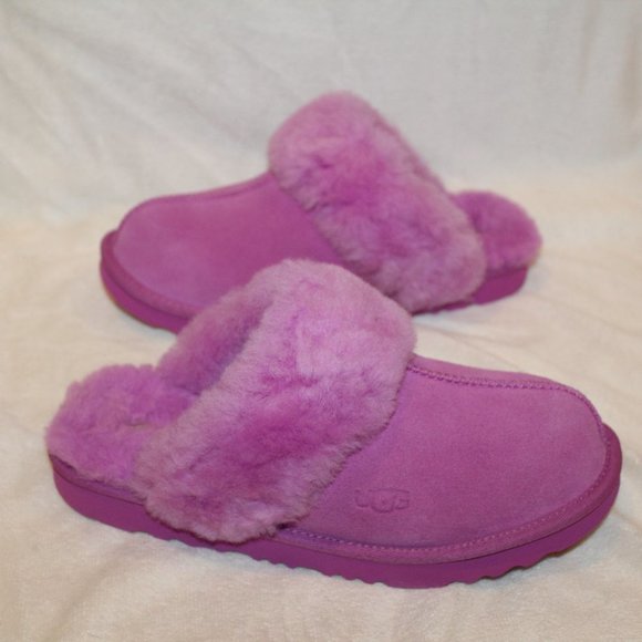 NIB UGG COZY SUEDE‎ SHEARLING LINED SLIP ON SLIPPERS PINK PURPLE - Picture 3 of 6